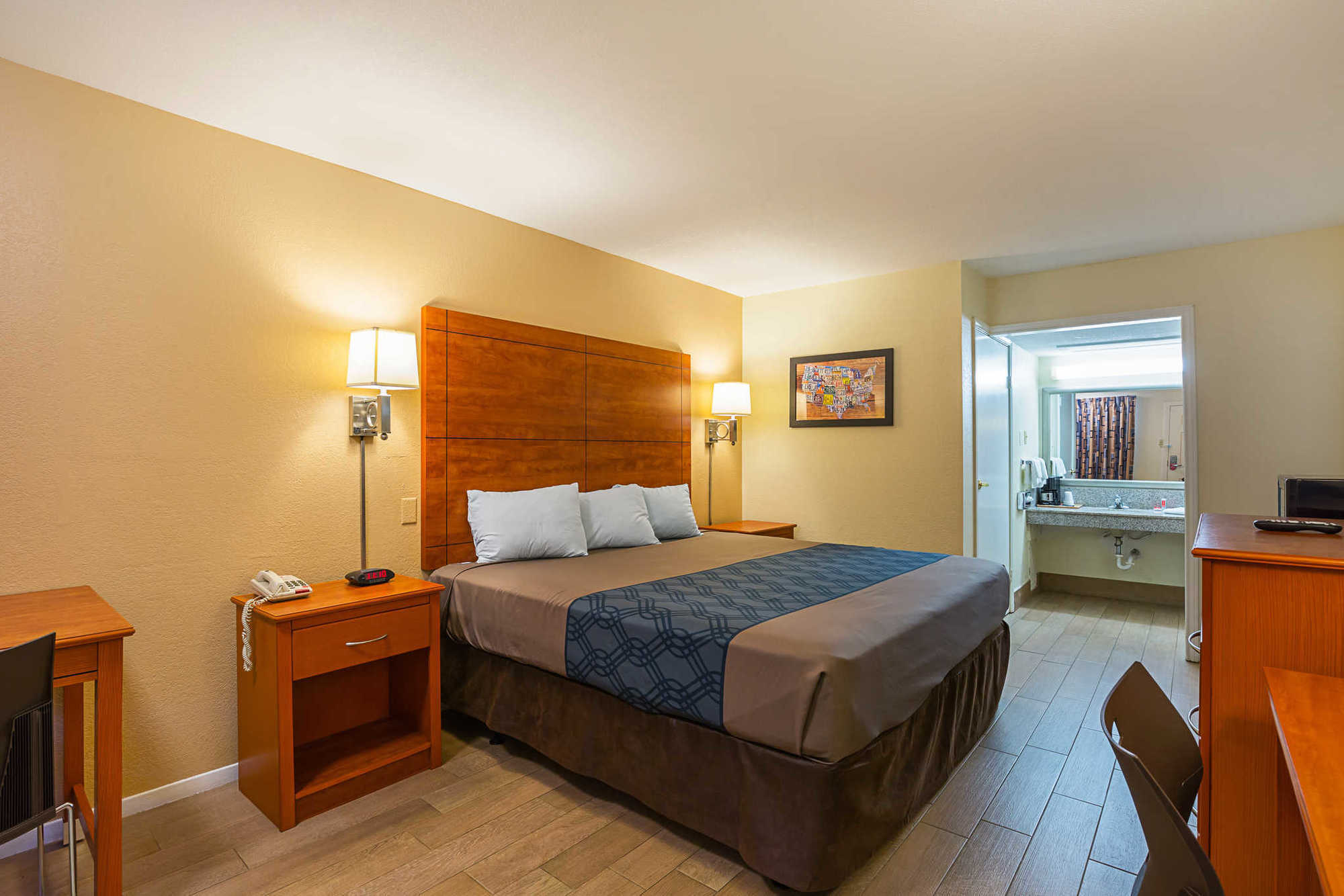 Econo Lodge Huntsville- University Area 객실 사진
